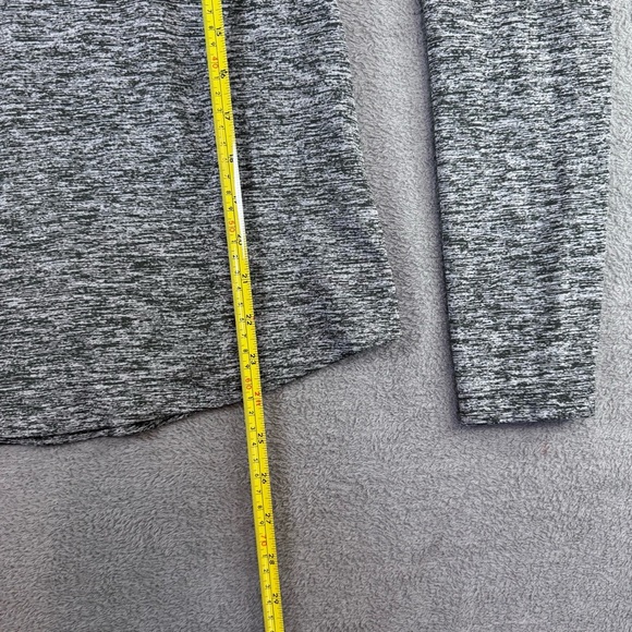 Woman’s Under Armour Hooded Heathered Grey Pullover Medium - Picture 11 of 14